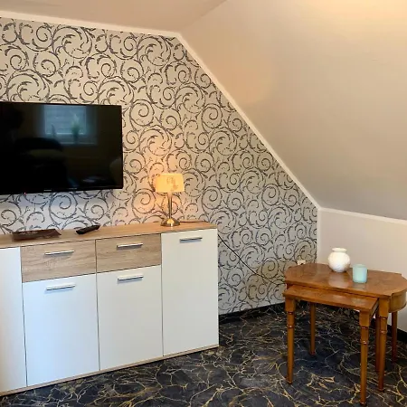Homestay Gaestehaus Am Kurpark Garni Horn-Bad Meinberg