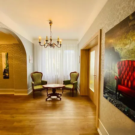 Homestay Gaestehaus Am Kurpark Garni
