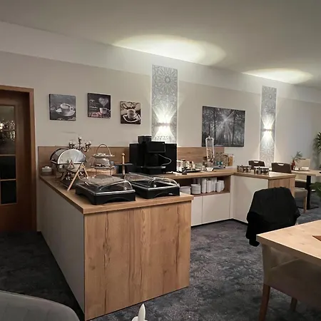 Homestay Gaestehaus Am Kurpark Garni