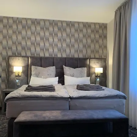 Homestay Gaestehaus Am Kurpark Garni